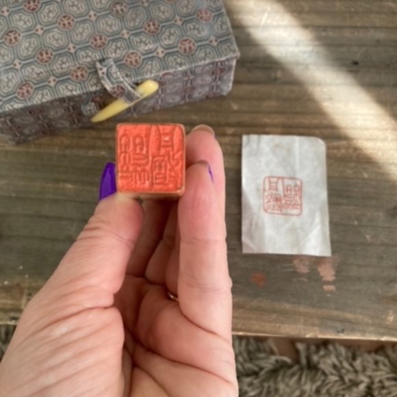 Vintage Chinese Shoushan Stone Figurine Statue in Tapestry Box #2 Pretty! - Picture 7 of 11